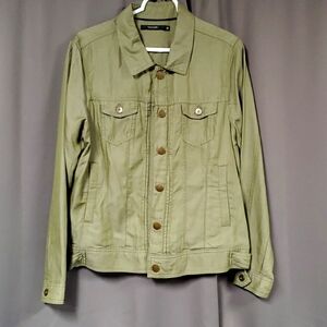 L TAHARI GREEN JACKET WITH SNAP CLOSURE